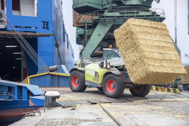 It works well on rough and uneven terrain.